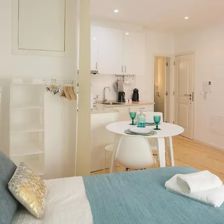 Апартаменти Central Turquoise Studio *