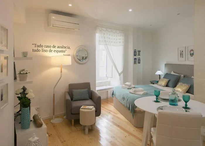 Central Turquoise Studio Lisboa